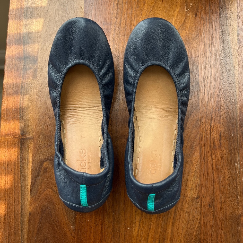California Navy Blue Tieks Size 7 - Very Good Used Condition